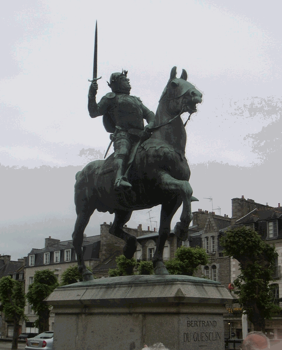 La statue questre de du Guesclin qui semble bien encore dfier l''Anglois"