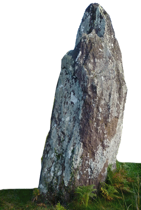 Le lichen, l'érosion et la patine font de lui le portarit d'un menhir du site original